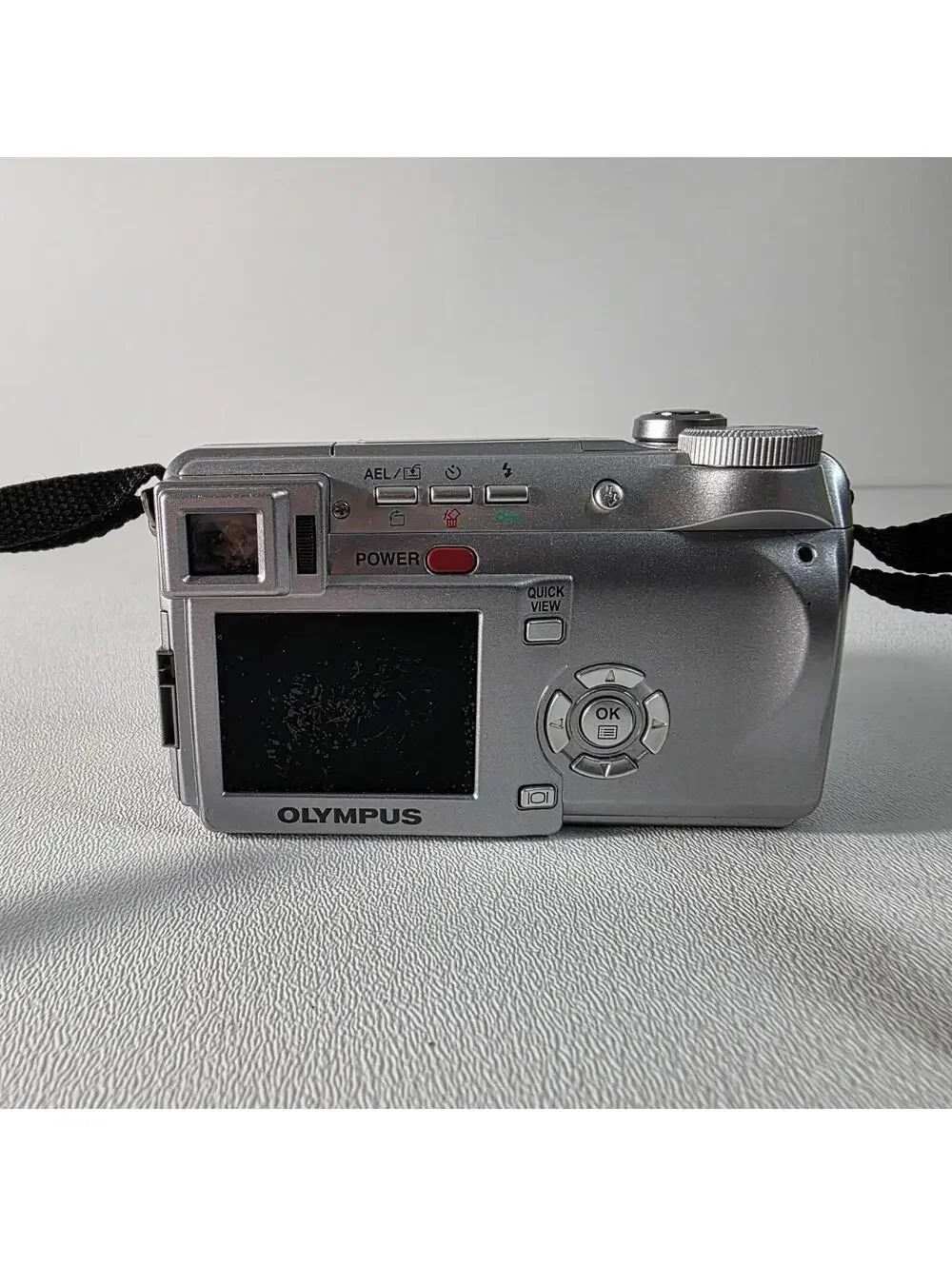 Olympus CAMEDIA C-765 Ultra Zoom 4.0MP Digital Camera - Silver W/Battery & Card